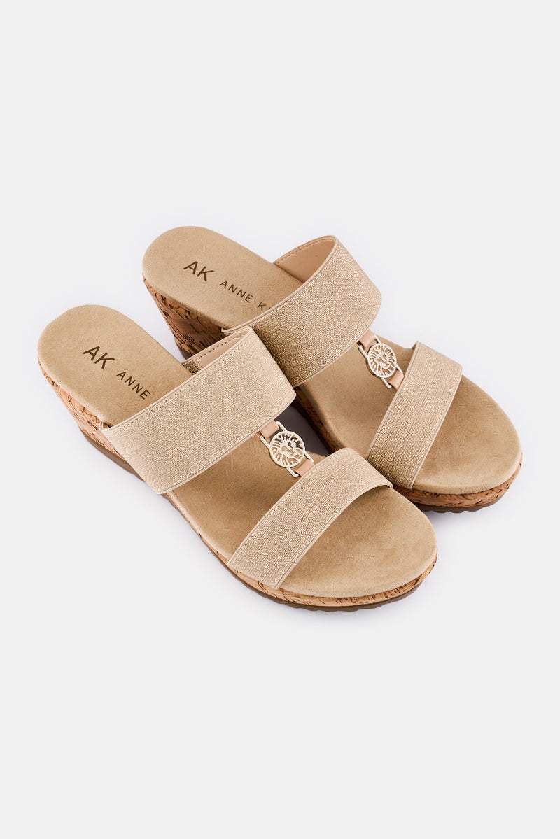 ANNE KLEIN صنادل نسائية سهلة الارتداء، كريمي - Image 2