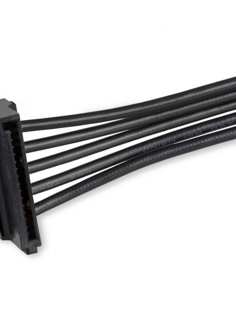 StarTech.com 15.7 in (400 mm) SATA Power Splitter Adapter Cable - M/F - 4x Serial ATA Power Cable Splitter (PYO4SATA) - Image 2