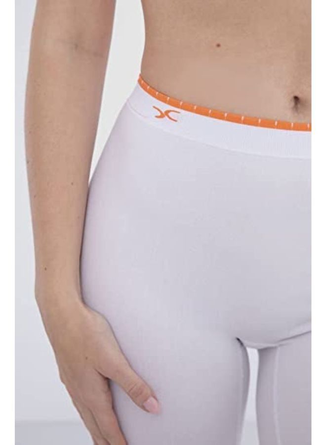 Carina Women's shorts in a cotton blend with a knee length and a mid rise waist - Image 5