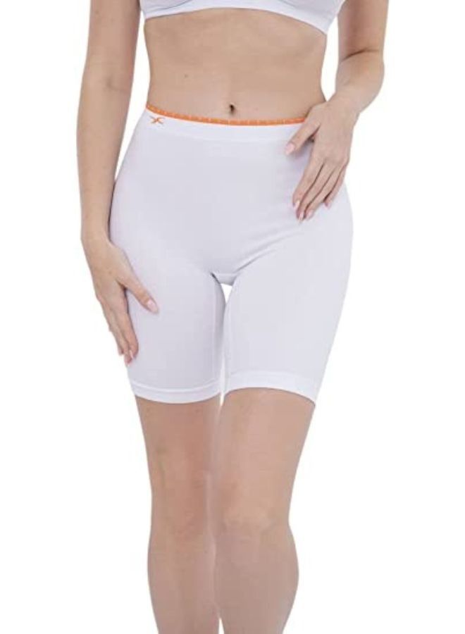 Carina Women's shorts in a cotton blend with a knee length and a mid rise waist - Image 2