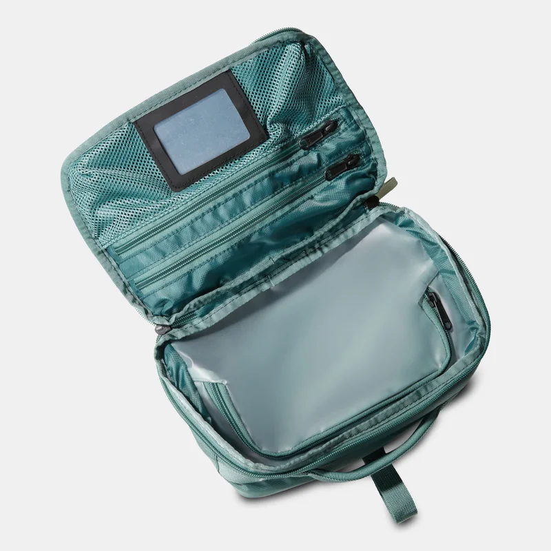 THE NORTH FACE Base Camp Voyager Toiletry Bag