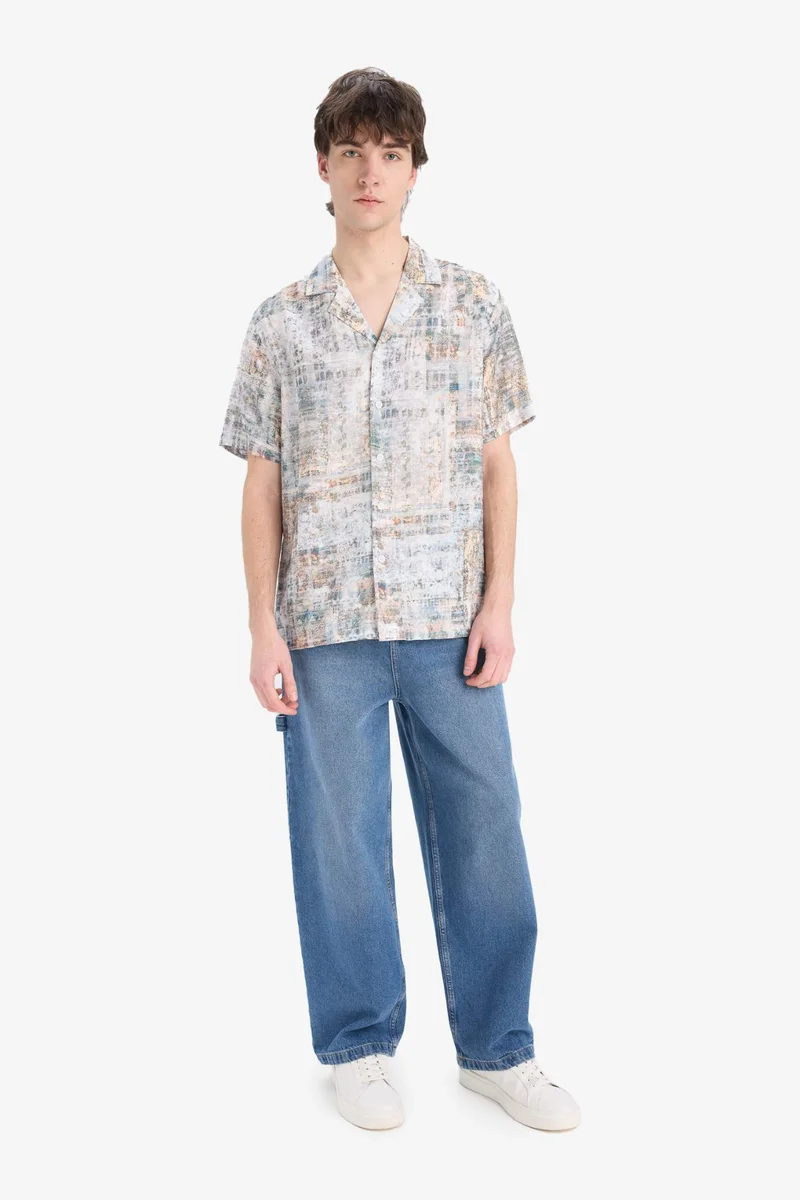 ديفاكتو Regular Fit Apache Neck Printed Short Sleeve Shirt
