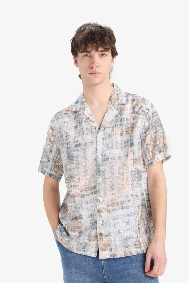 ديفاكتو Regular Fit Apache Neck Printed Short Sleeve Shirt