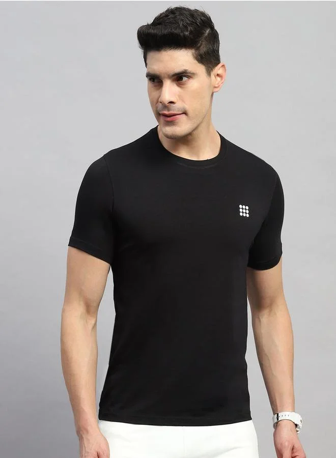 Rock.it Men Black Solid Round Neck T Shirt by Styli