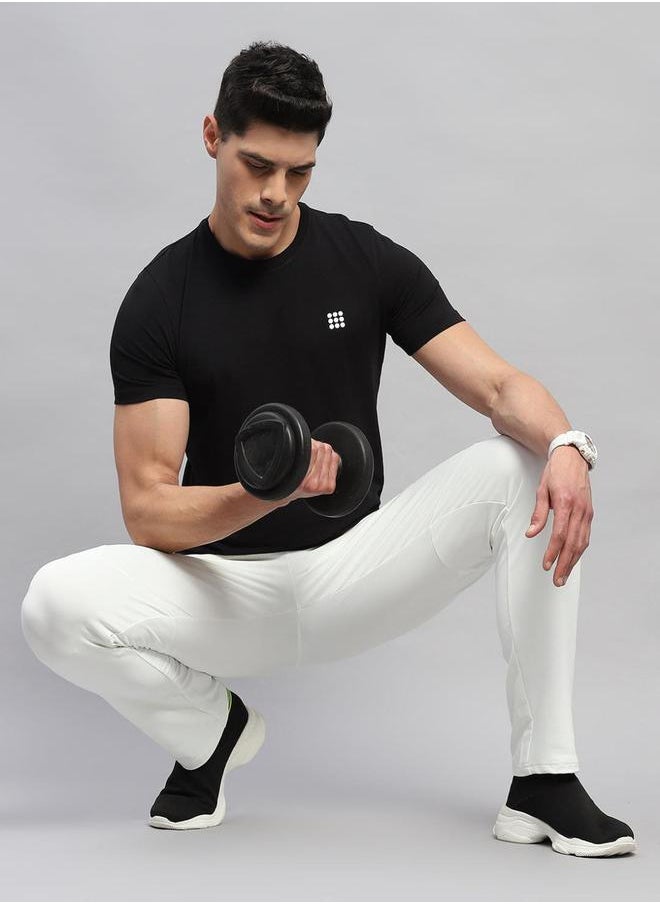 Rock.it Men Black Solid Round Neck T Shirt by Styli  - Image 5
