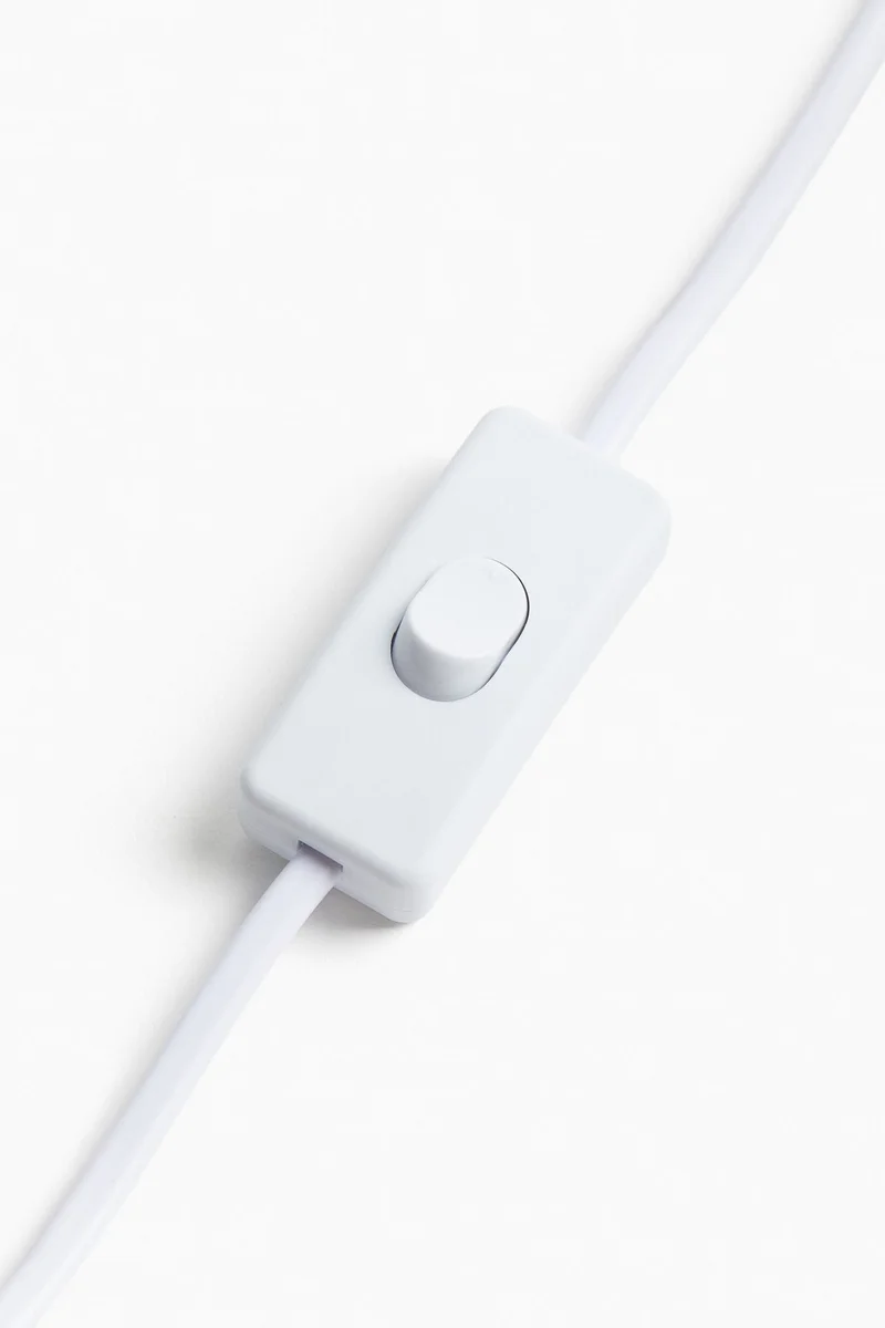 اتش اند ام مصباح طاولة صغير بغطاء من القماش