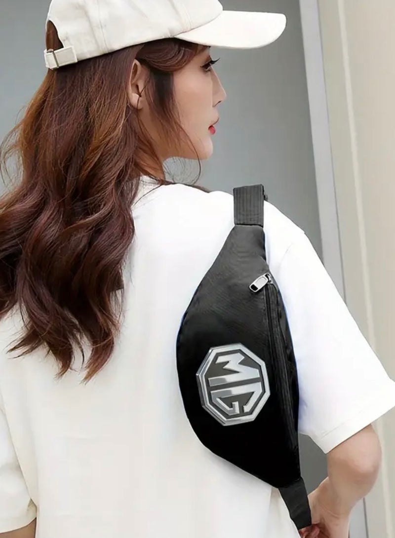 ام جي شنطة خصر من إم جي باللون الأسود مزودة بحزام قابل للتعديل يمكن ارتداؤها بعدة طرق لتناسب احتياجك اليومي - Image 4