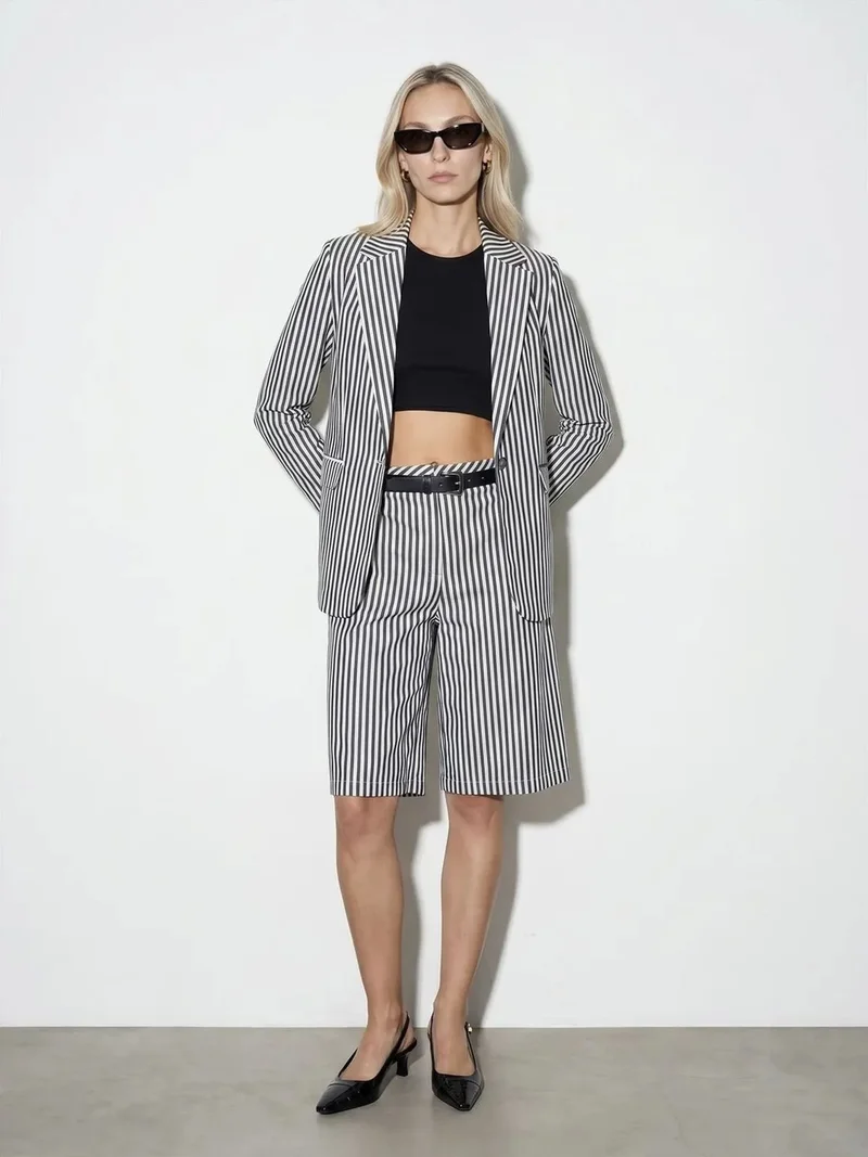 Dilvin DILVIN Women's High-waist Striped Belted Tailored Shorts