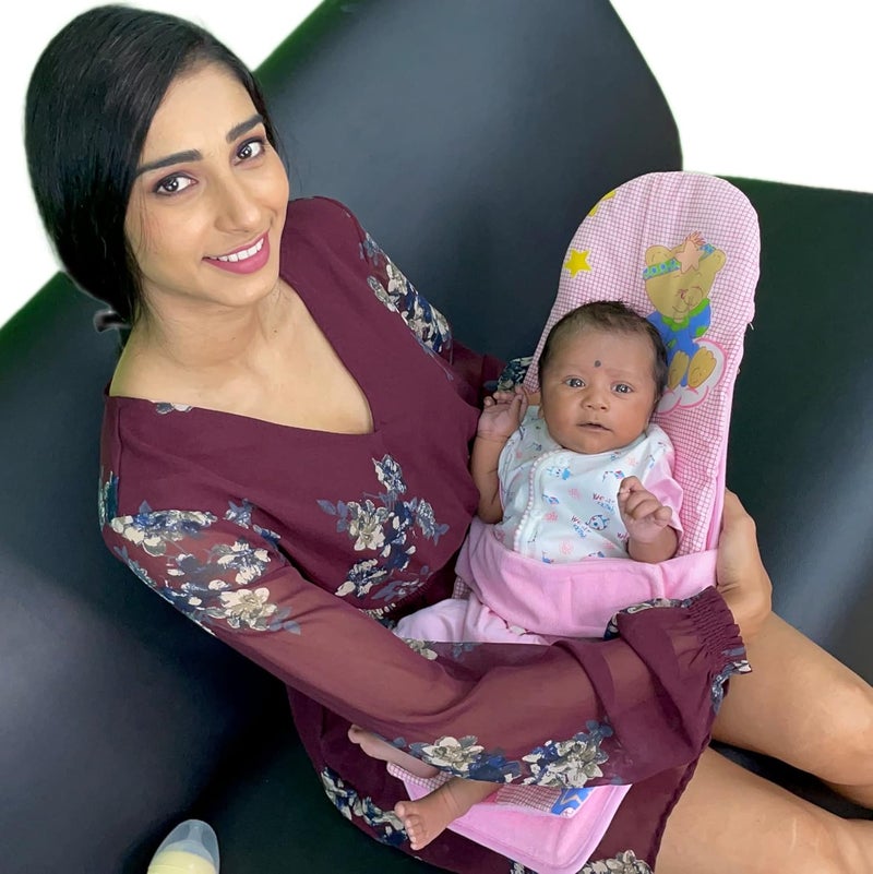 HOOPA وسادة تغذية HOOPA 2 في 1 مع مرتبة قطنية ناعمة (وردي) | وسادة رضاعة | حامل رضيع | حديثي الولادة حتى 4 أشهر | دعم كامل للجسم | وسادة رضاعة طبيعية | وسادة للأطفال - Image 1