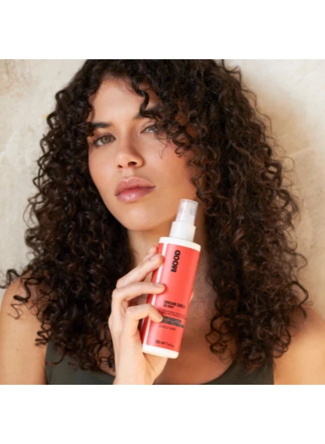 MOOD - DREAM CURLS HD MIST Absolute lightness and definition in one single product - discover MOOD Dream Curls HD Mist spray - 200 ml - Image 1