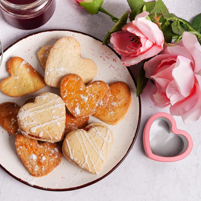ALL-TOP ALLTOP Heart-Shaped Cookie Cutter Set - 4 Size Biscuit Cutter for Valentine's Day Baking  Romantic Dessert Decoration  Anniversary Cooking & More  - Image 4