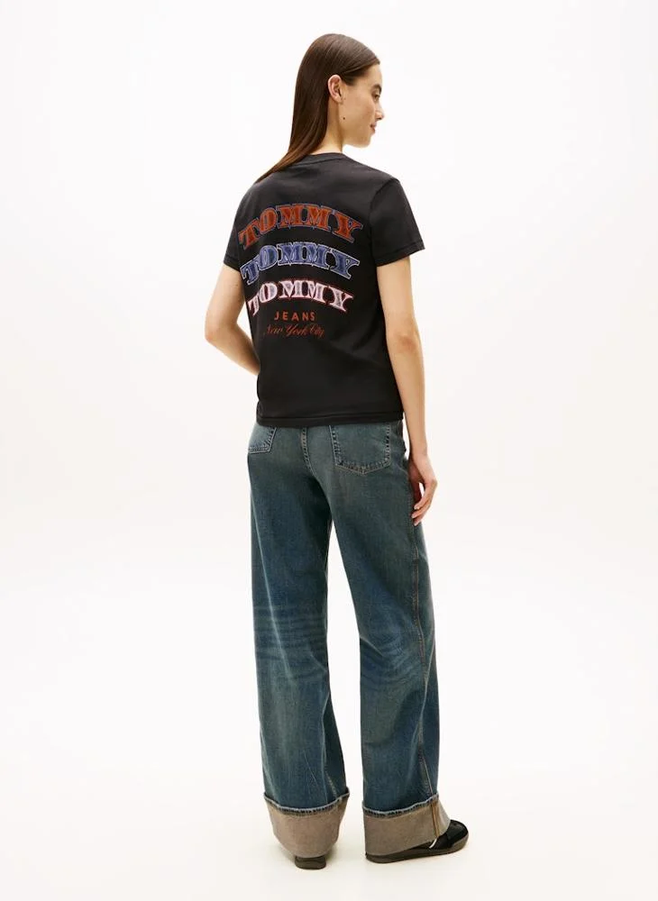 TOMMY JEANS Logo Crew Neck T-Shirt
