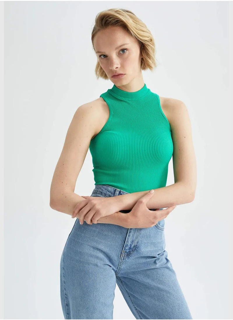 ديفاكتو Woman Slim Fit Mock Neck Vest