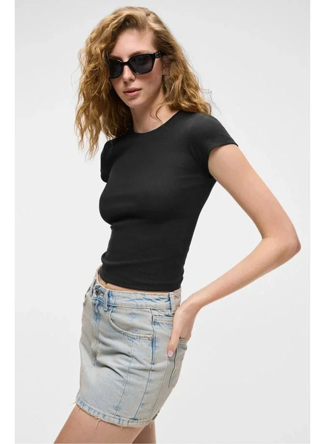 Grimelange HOPEWELL Women's Round Neck Knitted Slim Fit Black T-Shirt.