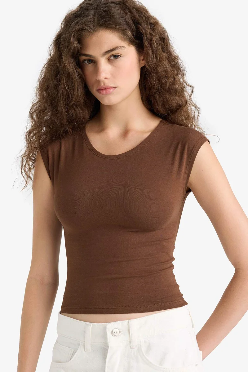 Defacto Fitted Crew Neck Short Sleeve T-Shirt