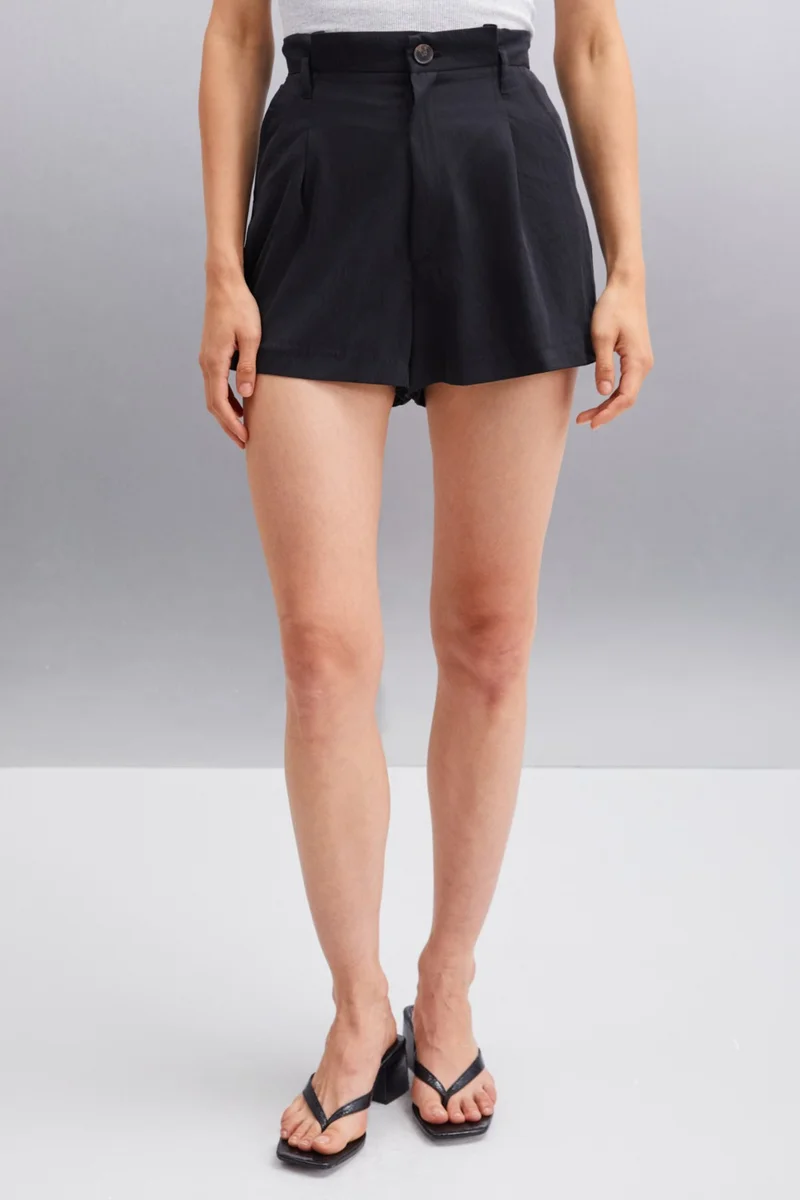 جريميلانج Lauri Viscose Slim Women's Black Shorts