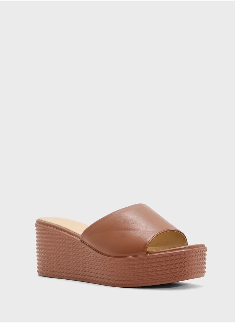 كلاوس Casual Wedged Sandal