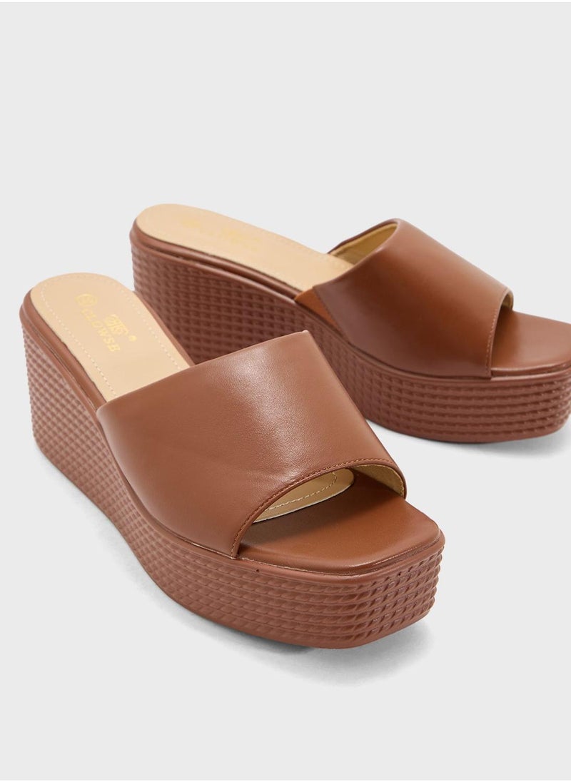 Clowse Casual Wedged Sandal  - Image 4