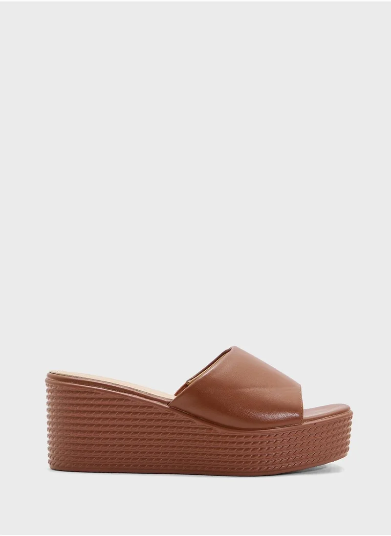 كلاوس Casual Wedged Sandal