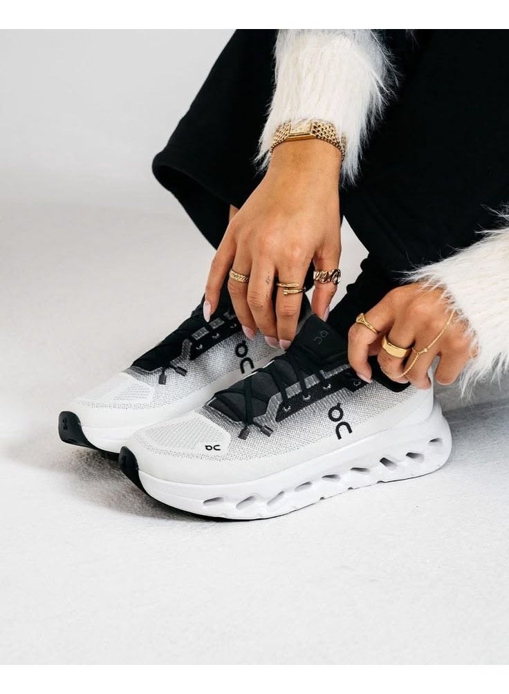 ON Running Cloudtilt Sneakers Ivory Black - Image 1