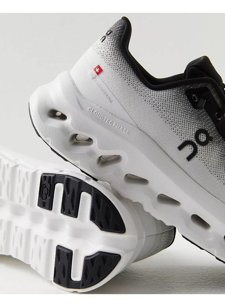 ON Running Cloudtilt Sneakers Ivory Black - Image 4