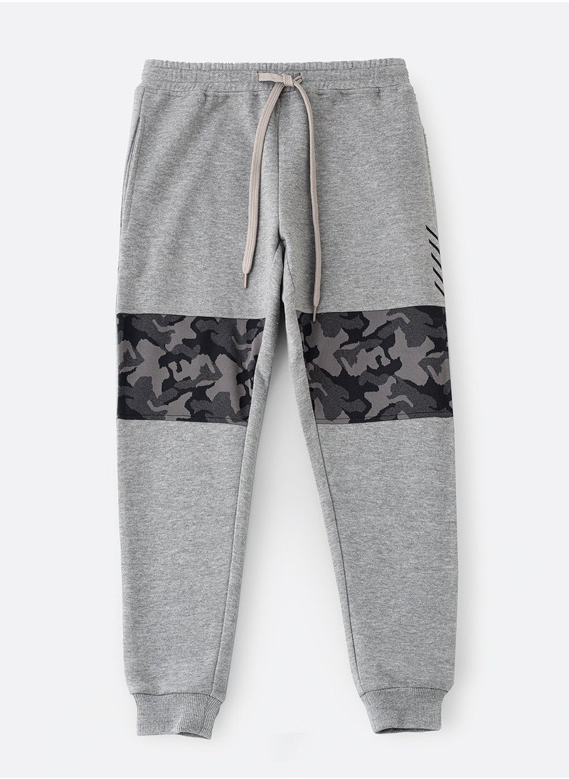 JAM - Knit jogger with contrast fabric at knee - Image 1