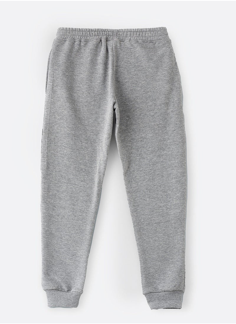 JAM - Knit jogger with contrast fabric at knee - Image 1