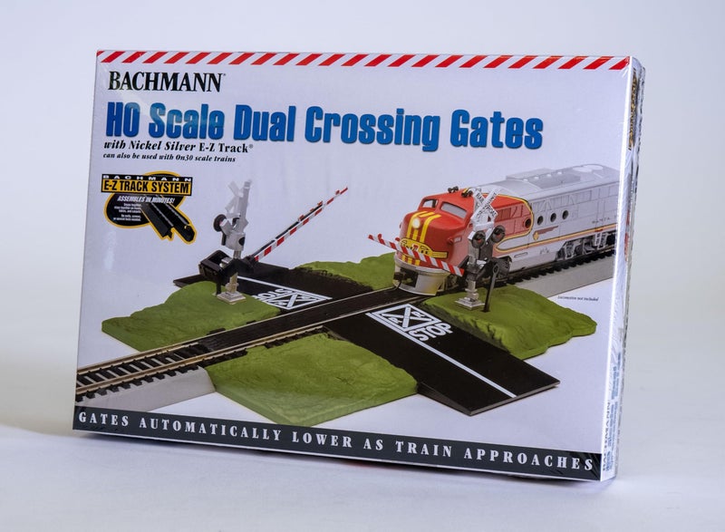 Bachmann Trains EZ TRACK CROSSING GATE HO Scale Medium