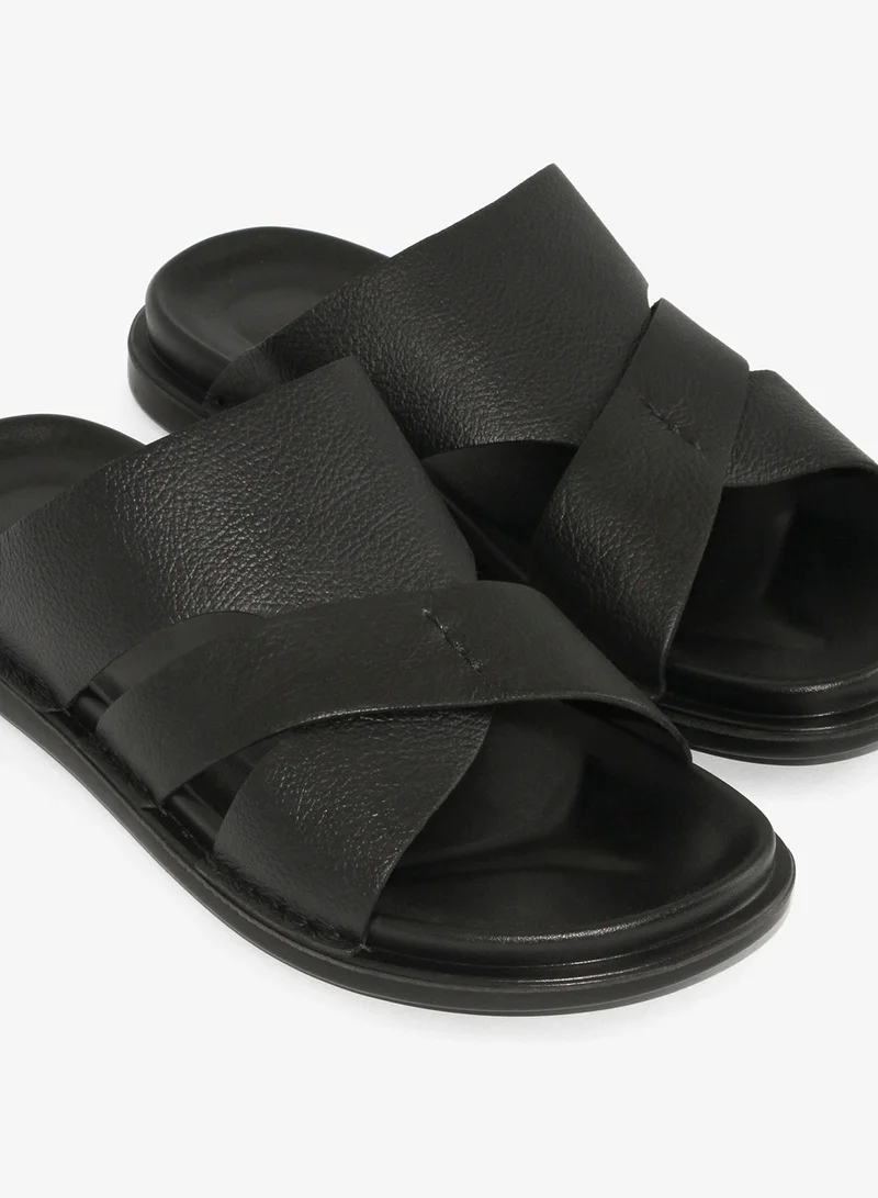 Geoomnii Black Arabic Sandals for Men – Traditional Emirati & Saudi Style Sandals | Comfortable Slip-On Leather Sandals | Classic Arab Footwear for Daily Wear, Weddings, and Special Occasions for Men | Best Price UAE