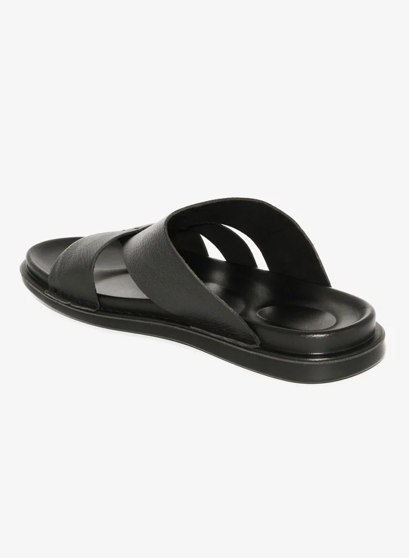 Geoomnii Black Arabic Sandals for Men – Traditional Emirati & Saudi Style Sandals | Comfortable Slip-On Leather Sandals | Classic Arab Footwear for Daily Wear, Weddings, and Special Occasions for Men | Best Price UAE