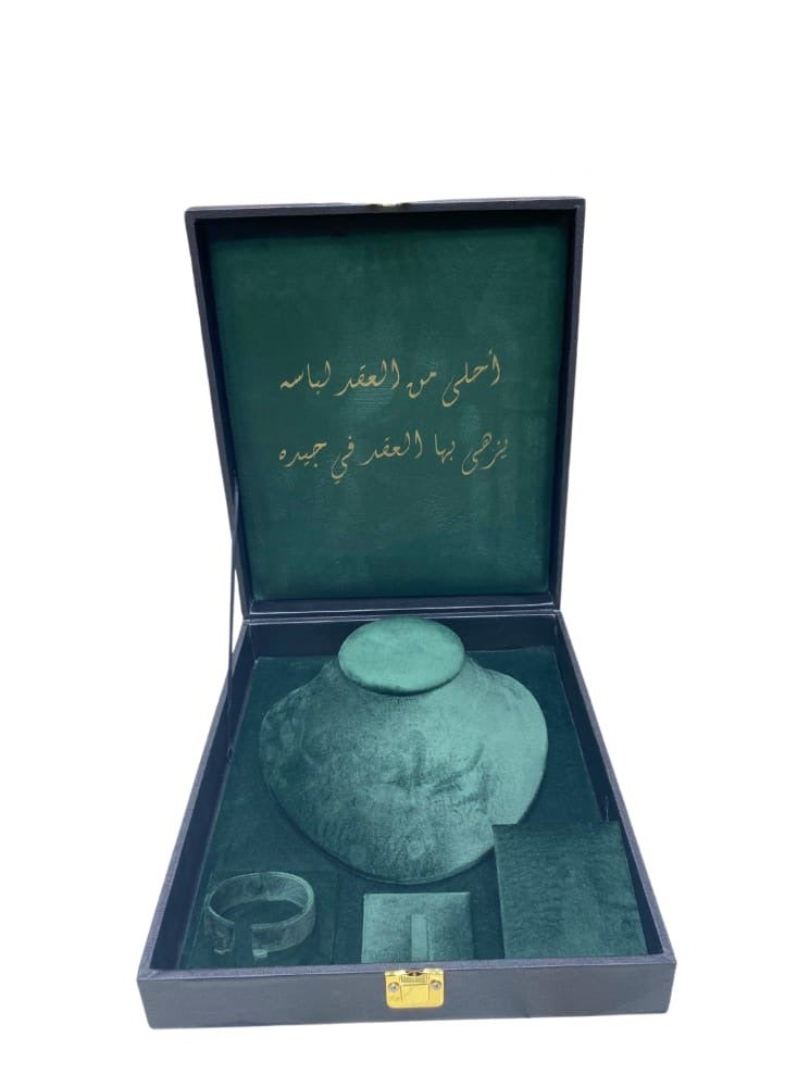 صندوق مجوهرات مخملي  (هدايا للأساور والقلائد والأقراط )