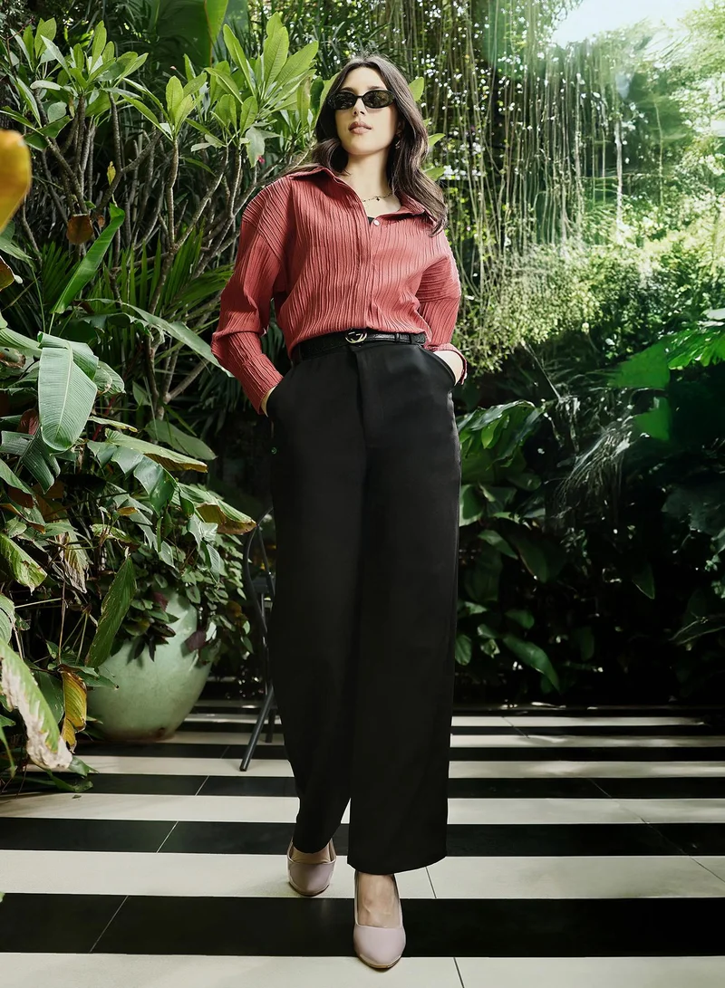 بينيا كولادا قميص نسائي واسع بنقش دبوس بياقة عريضة وأكمام طويلة بأزرار للإغلاق، قميص منسوج صلب بنسيج بارز للاستخدام اليومي والكاجوال، لون أحمر طوبي