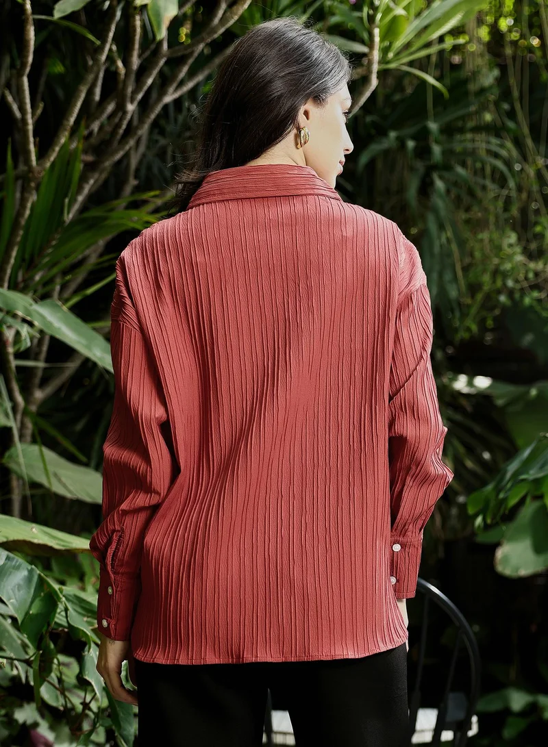 بينيا كولادا قميص نسائي واسع بنقش دبوس بياقة عريضة وأكمام طويلة بأزرار للإغلاق، قميص منسوج صلب بنسيج بارز للاستخدام اليومي والكاجوال، لون أحمر طوبي