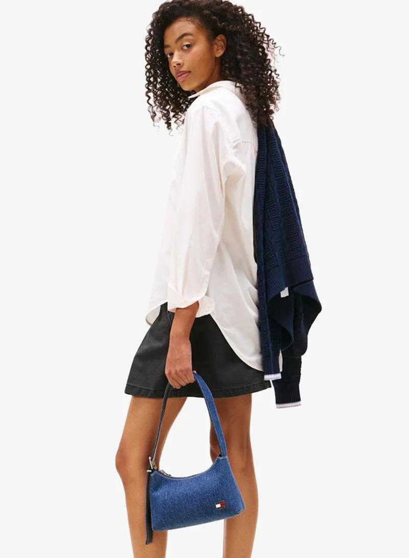 تومي جينز حقيبة كتف من الدنيم بشعار معدني