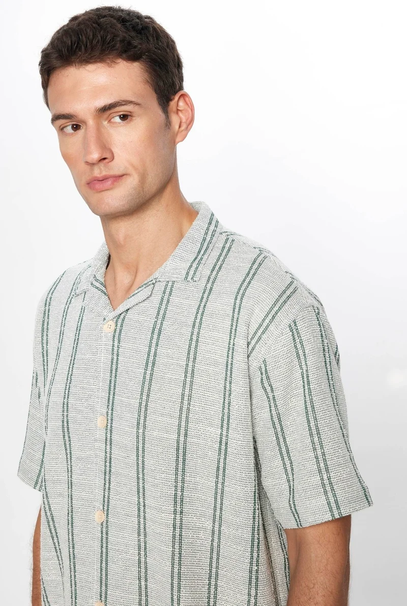 تودورس Relax Fit Casual Cut Striped Short Sleeve Open Collar Summer Men's White Shirt