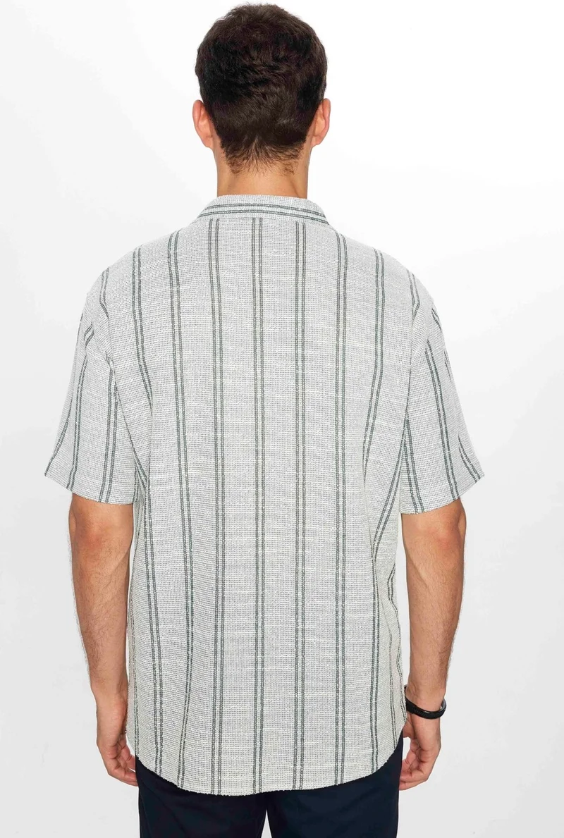تودورس Relax Fit Casual Cut Striped Short Sleeve Open Collar Summer Men's White Shirt