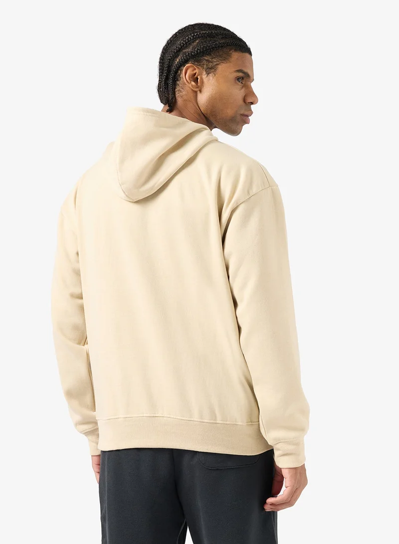 فورورد هودي برسومات كبيرة الحجم