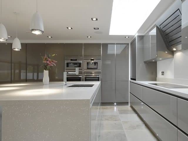 ERATO Glossy Wallpaper Peel & Stick Vinyl Contact Paper Self Adhesive Wallpaper for Kitchen Cabinets Furniture Countertop Removable Waterproof Wallpaper (Light Grey Glossy, 2 Feet x 4 Feet) - Image 2