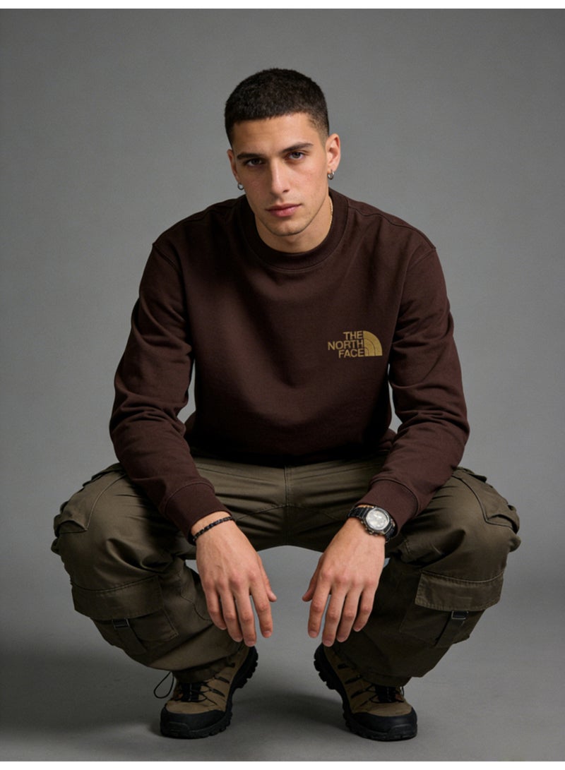 The North Face cotton long-sleeved T-shirt is printed with the letter Logo and weighs 320g. It is unisex, loose and comfortable. The cotton fabric is soft and breathable, popular for youth sports and leisure, and the top is soft and skin-friendly. - Image 4