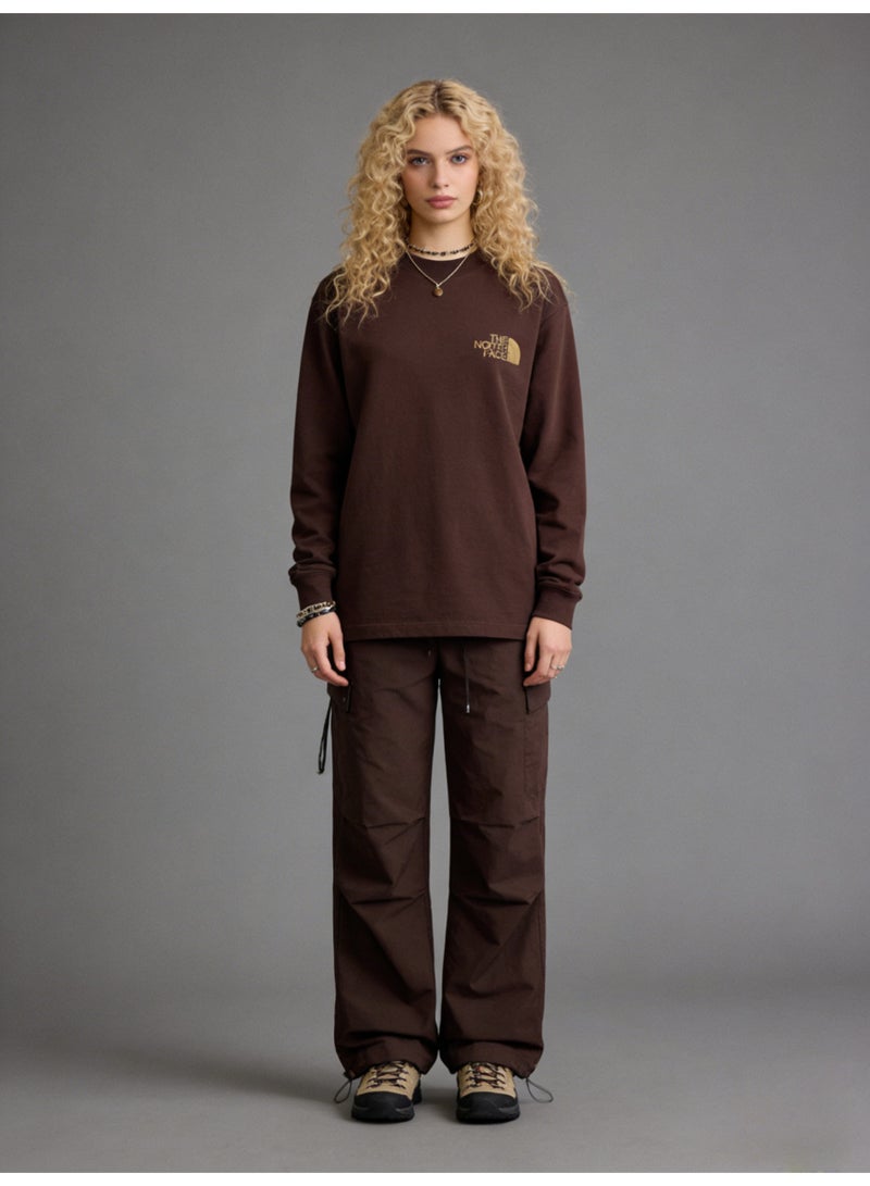 The North Face cotton long-sleeved T-shirt is printed with the letter Logo and weighs 320g. It is unisex, loose and comfortable. The cotton fabric is soft and breathable, popular for youth sports and leisure, and the top is soft and skin-friendly. - Image 3