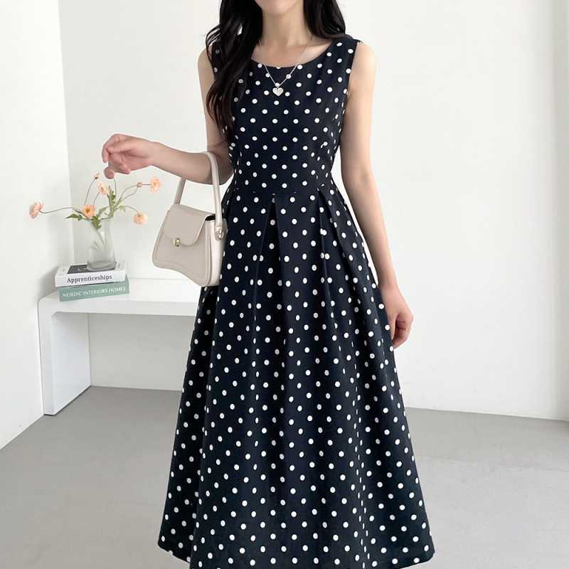 Korean Chic Vintage Polka Dot Tie-Waist Sleeveless Maxi Dress - Image 4