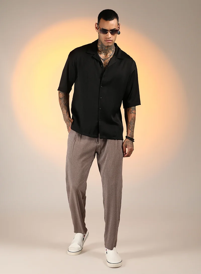 كامبوس سوترا Men's Onyx Black Solid Crinkle Oversized Shirt
