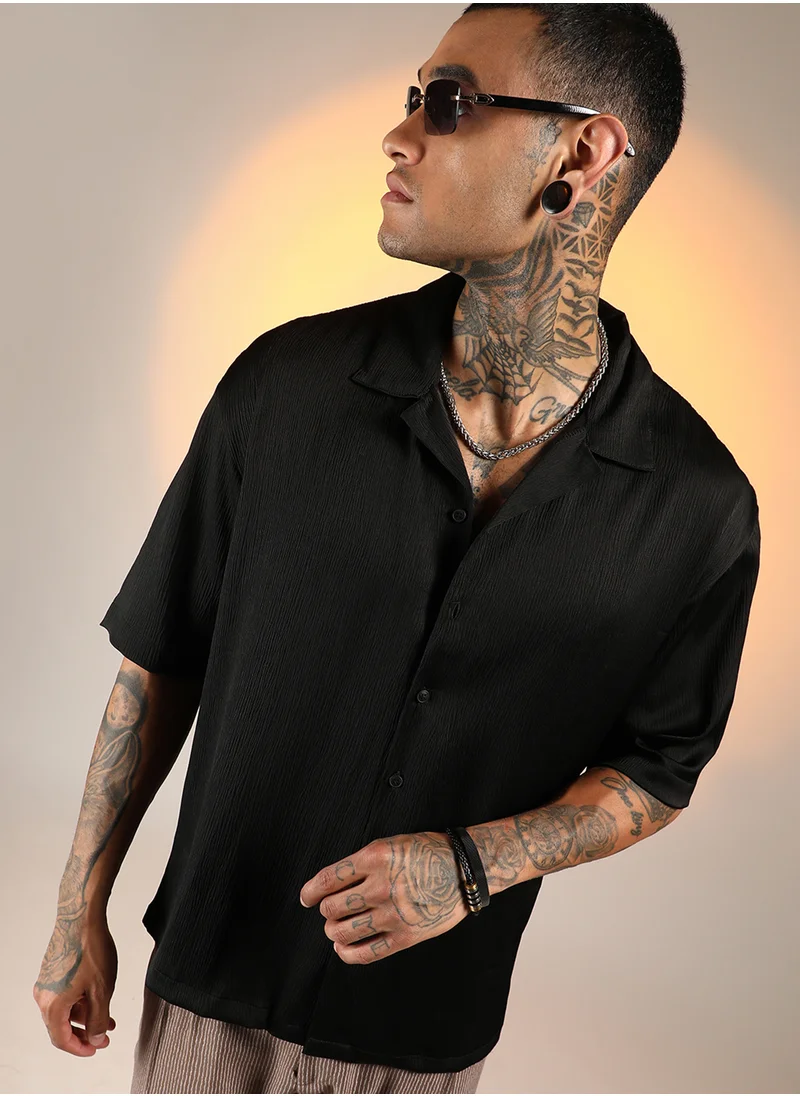 Campus Sutra Men's Onyx Black Solid Crinkle Oversized Shirt