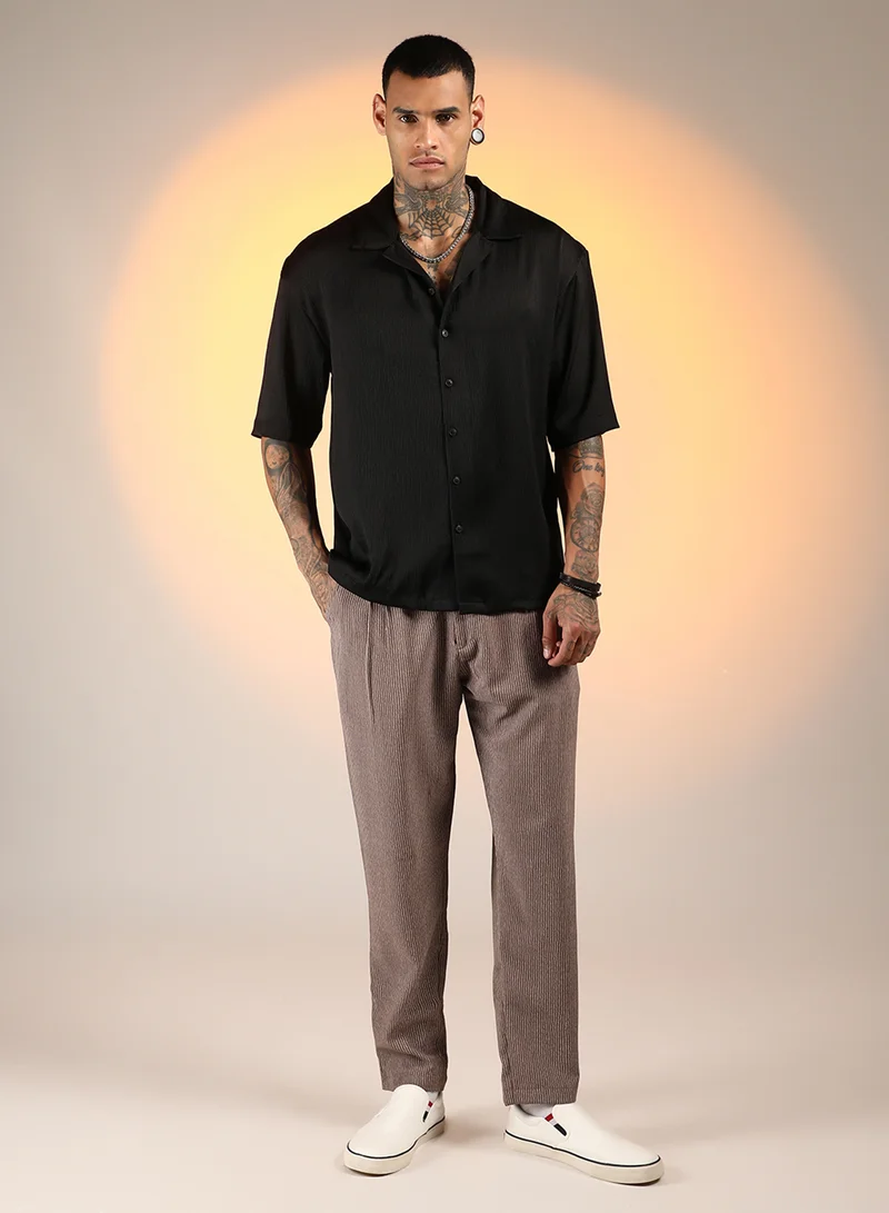 كامبوس سوترا Men's Onyx Black Solid Crinkle Oversized Shirt