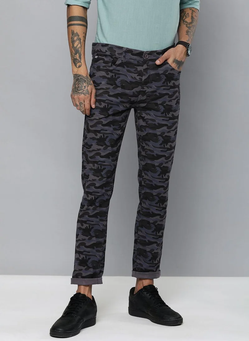 Men Slim Fit Camouflage Mid-Rise Chinos