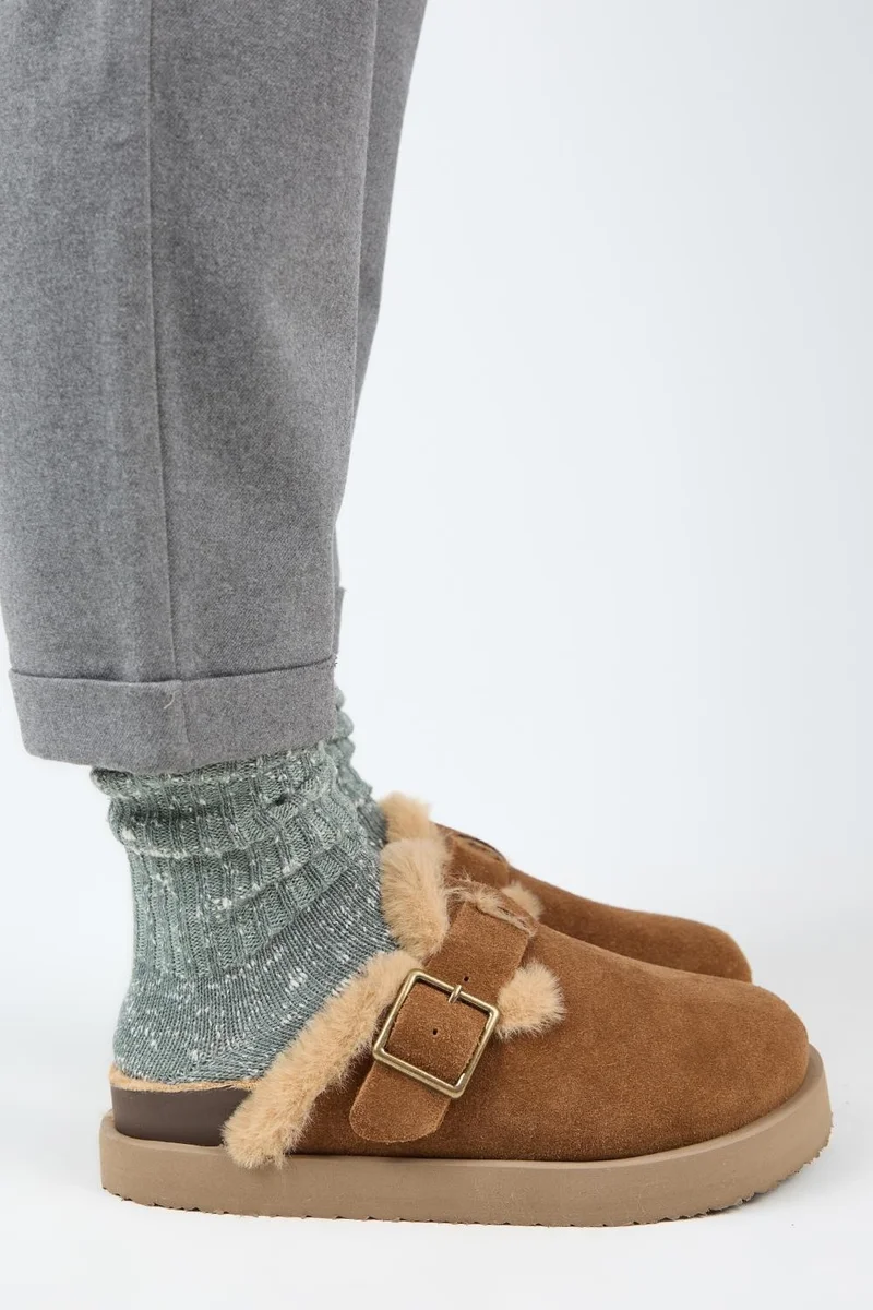 مانجيرو (Zeta 2 Furry Platform) Women's Leather Belt Buckled Sabo Tan Slippers
