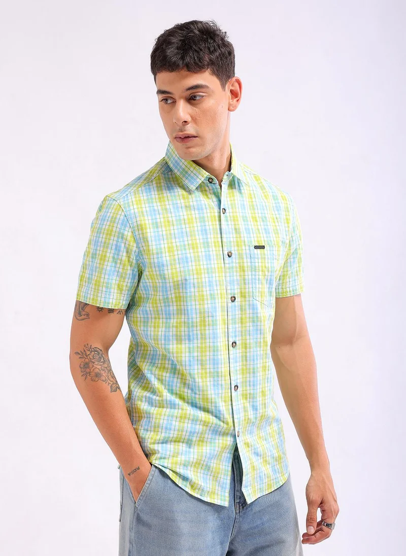Men Slim Fit Checkered Half Sleeves Cutaway Collar Casual Shirt