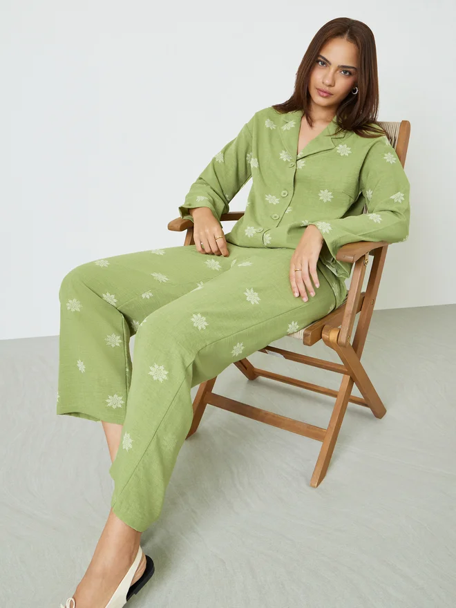 Styli Styli Green Floral Print Resort Collar Shirt and Pants Modest Set
