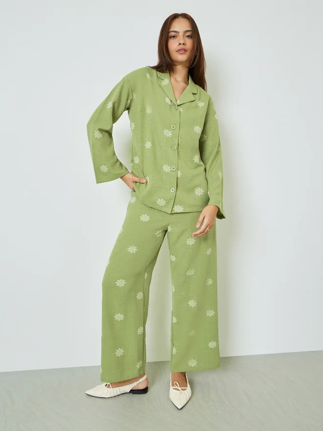 Styli Styli Green Floral Print Resort Collar Shirt and Pants Modest Set
