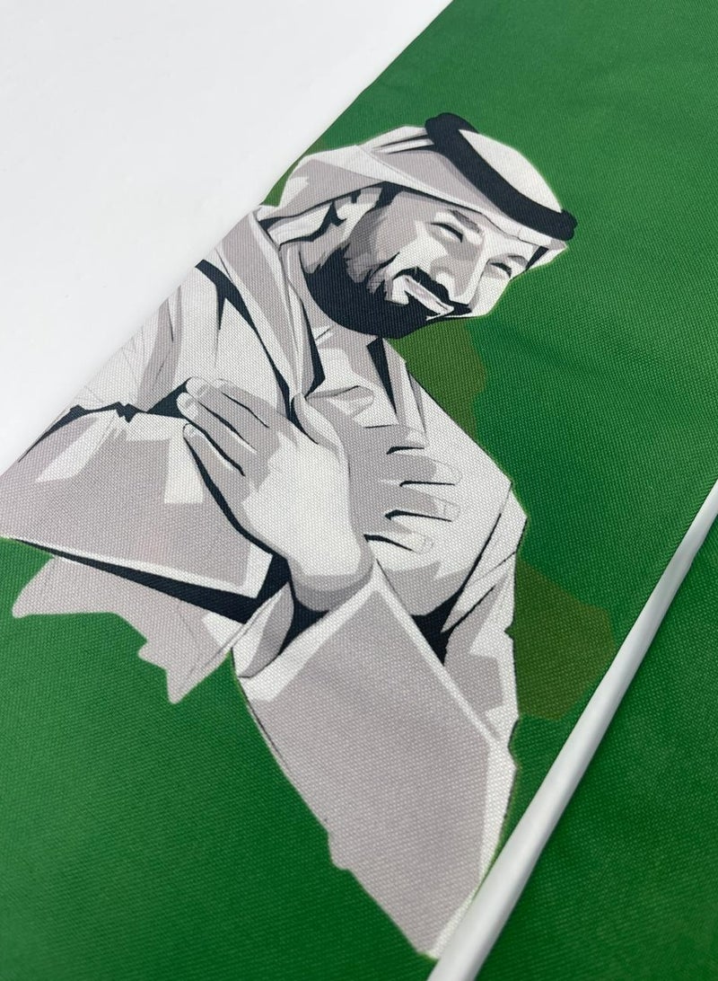 "I am Saudi" National Day Shawl – Green Scarf with Leader's Image for Celebrations - Image 3